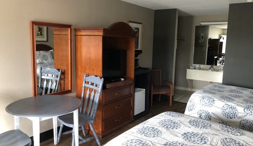 Basic Double Room, 2 Double Beds, Non Smoking (Street View)