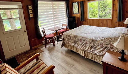 Room, Partial Lake View