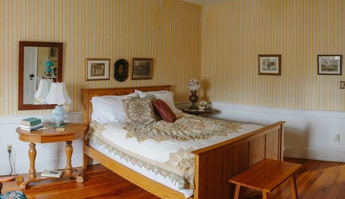 Standard Double Room, Ensuite (Aunt Emma's Room)