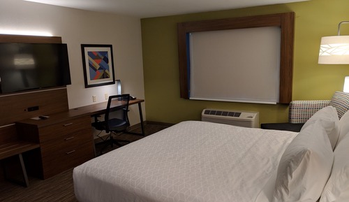Standard Room, 1 King Bed, Accessible (Comms Accessible. Roll-In Shower)