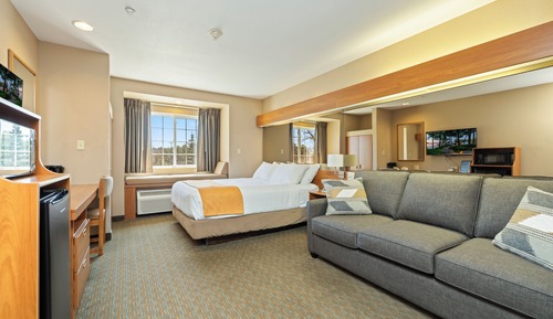 Deluxe Room, 1 Queen Bed with Sofa bed