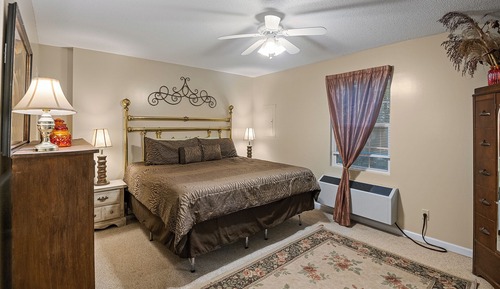 Comfort Duplex, 1 King Bed with Sofa bed, Kitchen, Mountain View