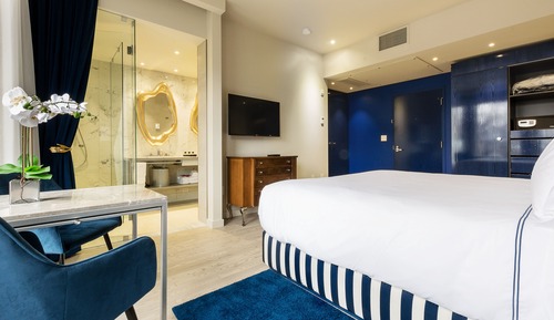 Superior Panoramic Room, with bathtub, City View