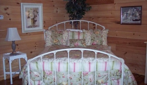 Cabin, 1 King Bed (311: Chance For Romance)