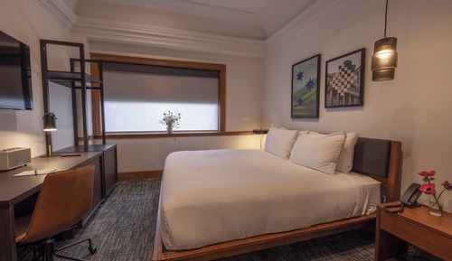 Signature Suite, 1 King Bed with Sofa bed