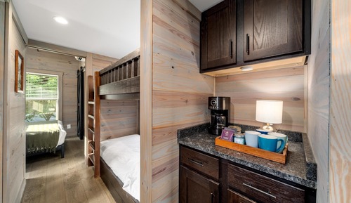Cabin, Hot Tub, River View (Bunk)