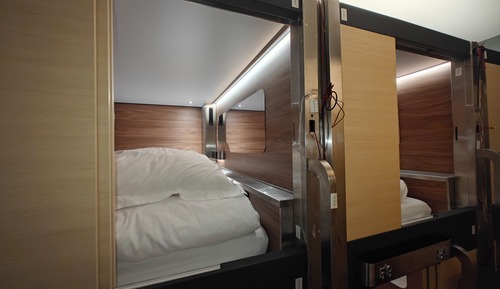 Single Capsule in 10 Capsule Cabin Mixed