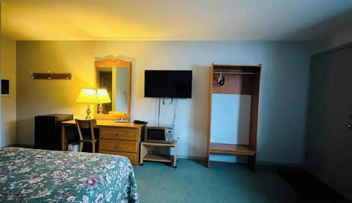 Deluxe Room, 1 Queen Bed, Non Smoking
