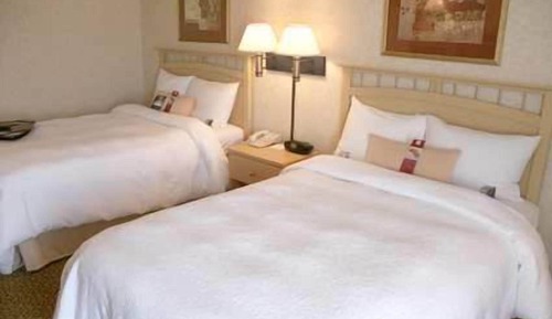 Room, 2 Queen Beds, Accessible, Bathtub