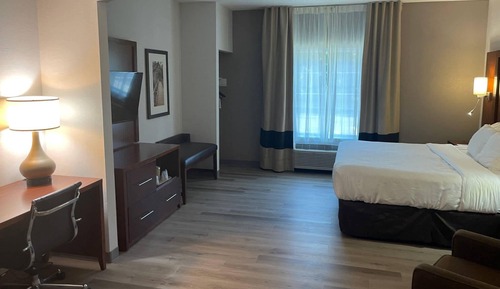 Suite, 1 King Bed, Non Smoking, Jetted Tub