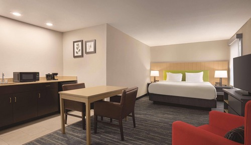 Suite, 1 King Bed, Non Smoking, Jetted Tub