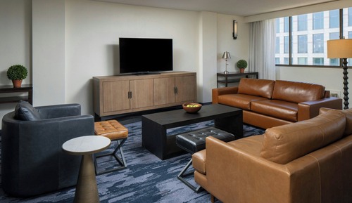 Suite, 1 Bedroom, Hearing Accessible (High Floor, Roll-in Shower)