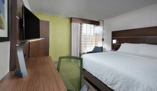 Room, 1 King Bed, Accessible Bathtub (Communications, Mobility)