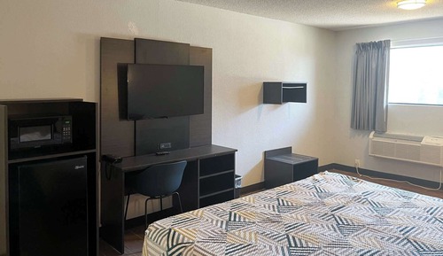Deluxe Room, 1 King Bed, Accessible, Non Smoking