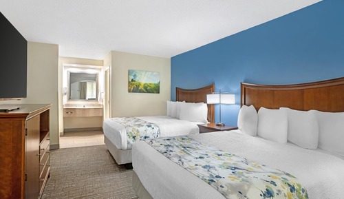 Standard Room, 2 Queen Beds, Non Smoking, Jetted Tub