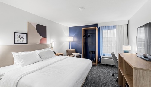 Room, 1 King Bed, Accessible (Mobility & Hearing, 3x3 Shower)