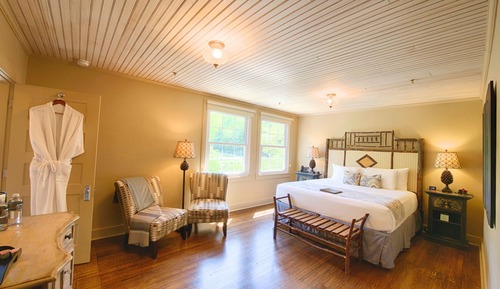 Room (Hemlock Lodge)