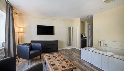 Executive Suite, 1 King Bed, Hot Tub