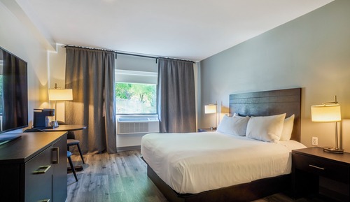 Standard Room, 1 Queen Bed