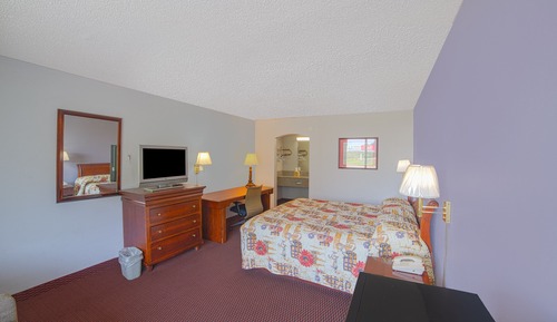 Room, 1 King Bed, Smoking