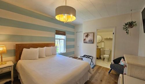 Standard Queen Room