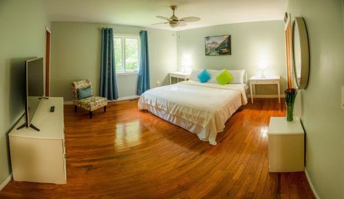 Suite with Pool View
