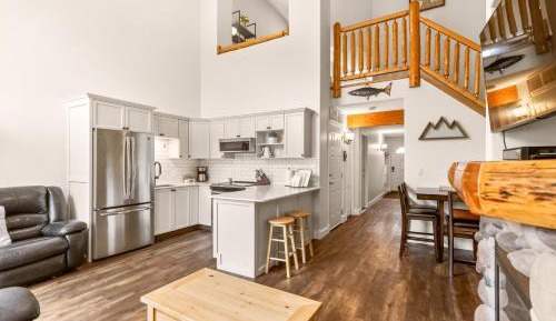 Three-Bedroom Apartment with Balcony