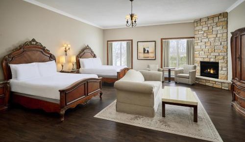 Queen Room with Two Queen Beds and Sofa Bed