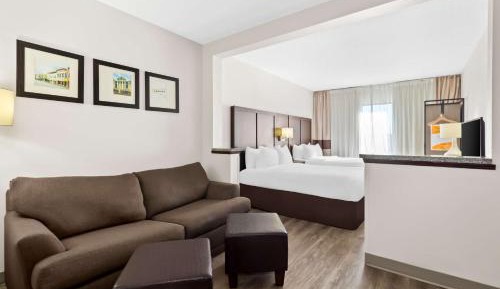 Double Suite with Two Double Beds - Non-Smoking