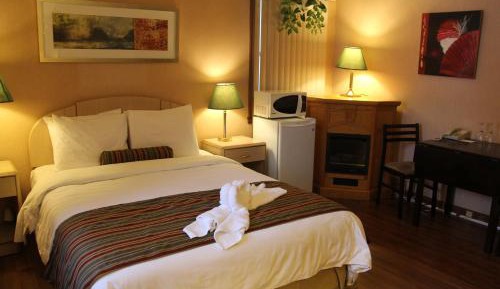 Deluxe Suite with Spa Bath