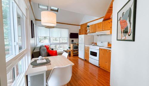 One-Bedroom Apartment with Balcony