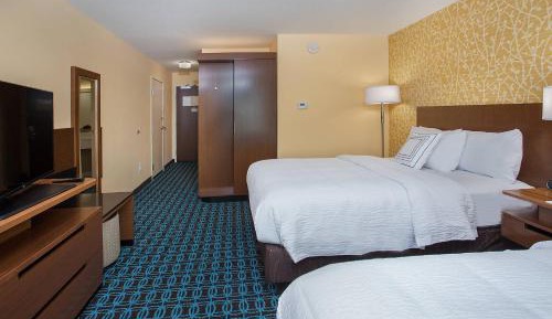 Queen Room with Two Queen Beds - Hearing Accessible