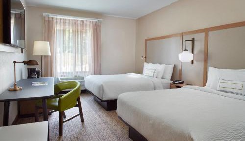Queen Room with Two Queen Beds - Hearing Accessible