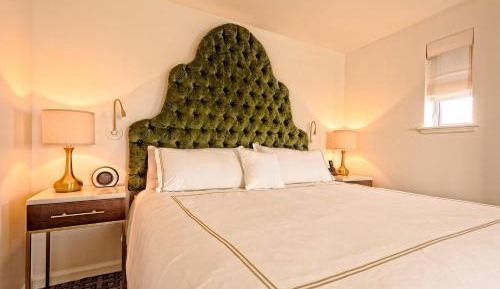 One-Bedroom King Suite