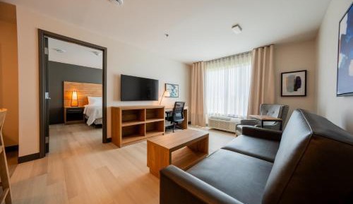 One-Bedroom King Suite