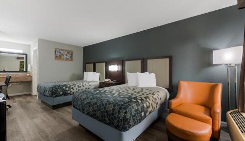1 King Bed - Non Smoking