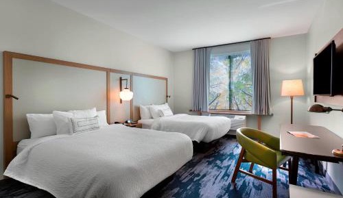 Queen Room with Two Queen Beds and Bathtub - Mobility Access