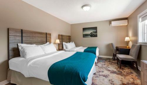Double Room with One Double Bed and One Single Bed - Lake View