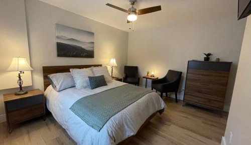 Deluxe Queen Room