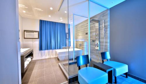 Suite, 1 Queen Bed