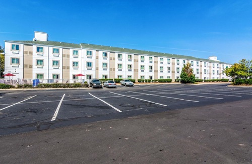 Fort Mill Hotel | Clarion Hotel Fort Mill Near Amusement Park