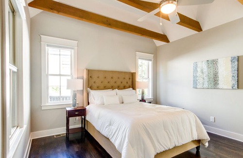 Eastwood House | Fall Savings! Character & Charm in East Nashville – Sleeps 12