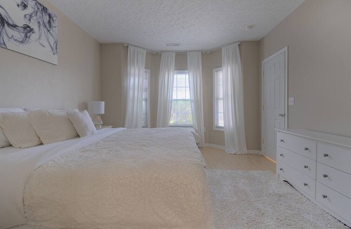 Haven Heights Apartment | Home in Radford, Minutes to RU, I-81 & 20mins to VT