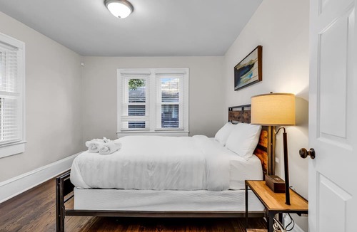 Villa Heights House | Charlotte Luxury 3BR Home NoDa