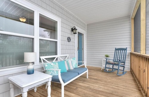 Tranquil Harbour House | Beautiful-4BR/3BA Home w/ Foosball,Air Hockey,Golf Cart Rental,Bicycles,Sleeps10
