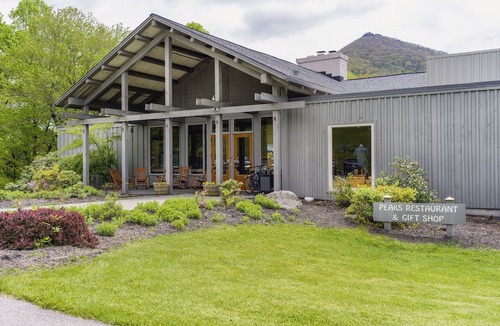 Peaks Cabin | Peaks of Otter Lodge