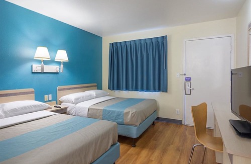 Fredericksburg Hotel | Motel 6 Fredericksburg, VA - North