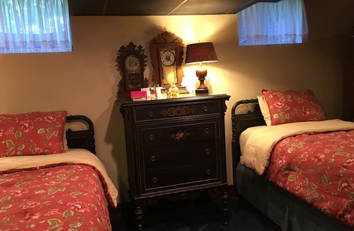 Marshall Bed & Breakfast | The Ashe Farm Bed & Breakfast