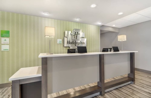 Knoxville Hotel | Holiday Inn Knoxville N - Merchant Drive by IHG