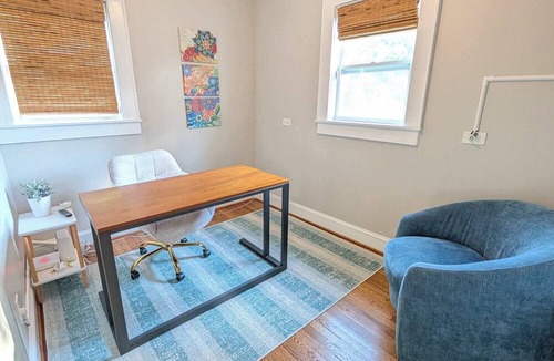 Durham Cottage | Stylish Durham Retreat - Walkable, Sleeps 6